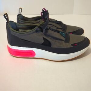 Nike Air Womens Size 11 Max Dia Winter Running Shoes Multi BQ9665301 Pull String